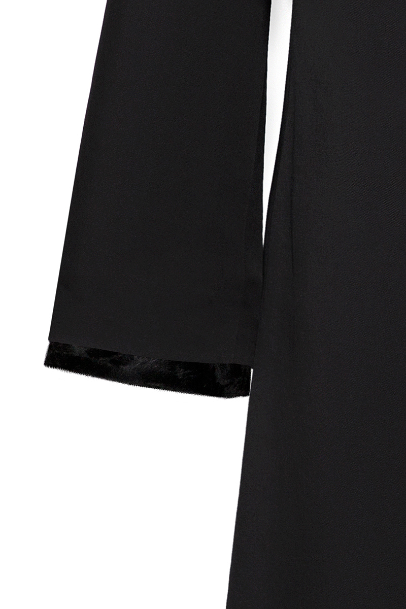 detail-arm-furr-small