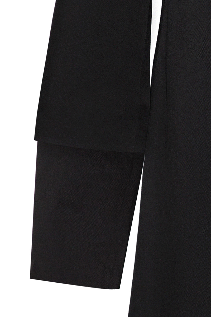 Coatally Detail Arm Sleeve Medium Coatally Detail Arm Sleeve Medium